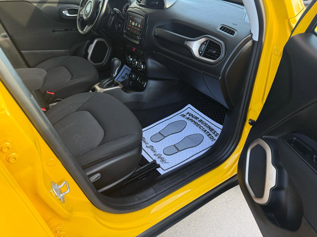 Used 2017 Jeep Renegade Latitude image 16