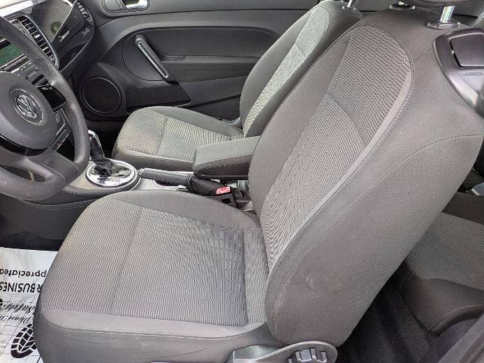 Used 2014 Volkswagen Beetle 2.5 FWD image 11