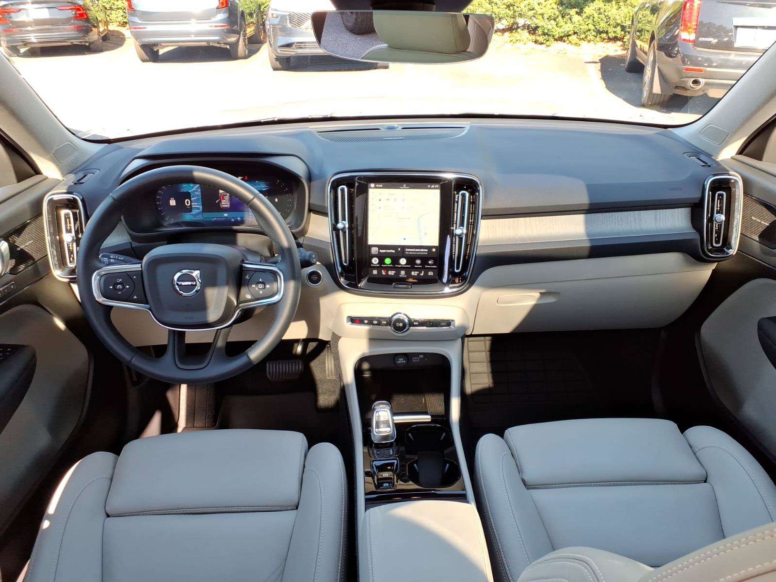 Certified 2024 Volvo XC40 B5 Ultimate w/ Protection Package Premier AWD/4WD image 12