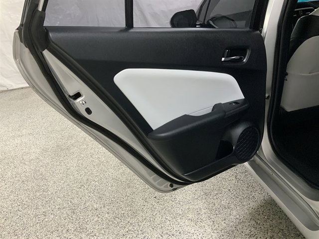 Used 2018 Toyota Prius Three Touring FWD image 16