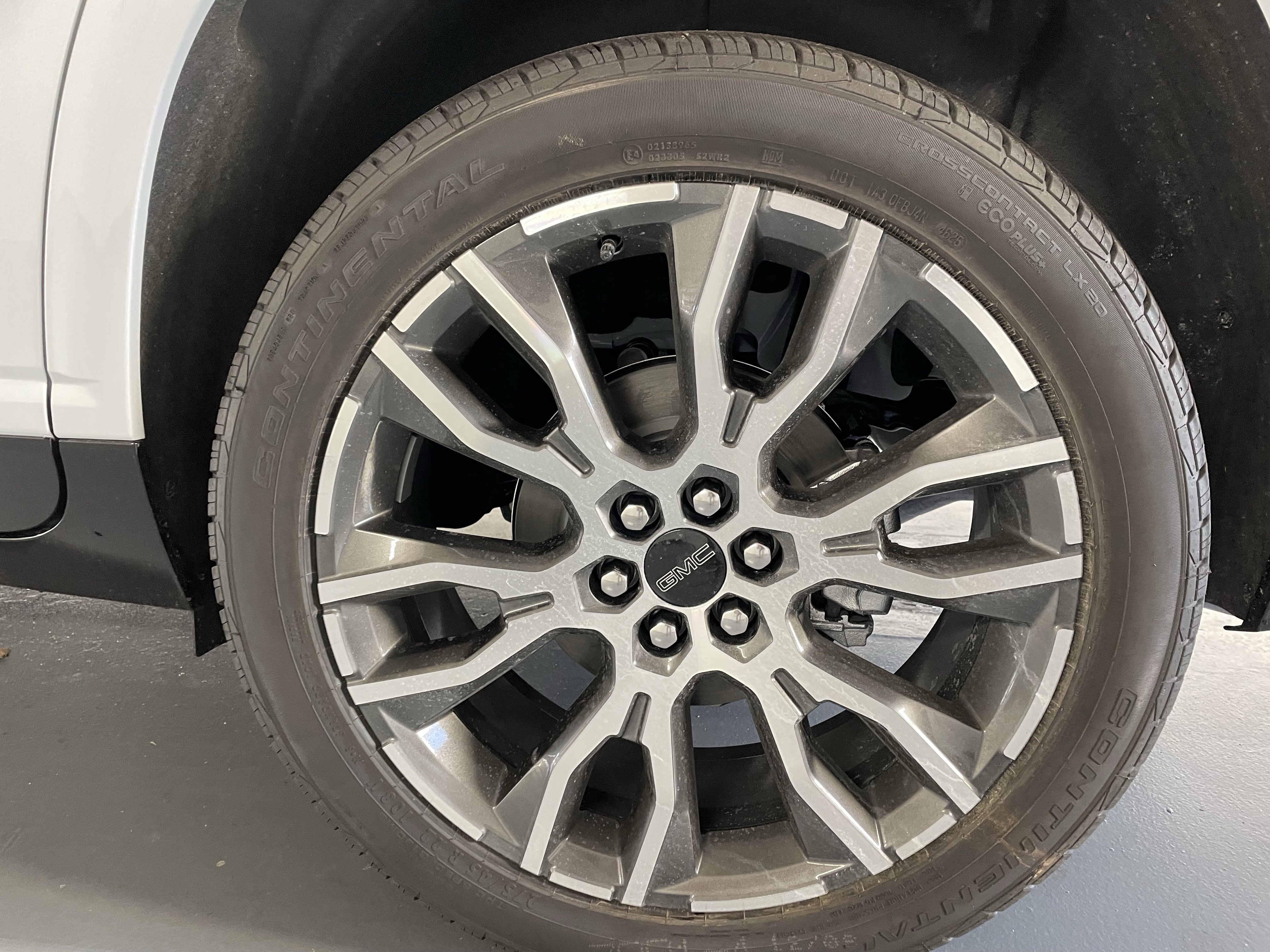 New 2026 GMC Acadia Denali Ultimate w/ LPO, Floor Liner Package image 7