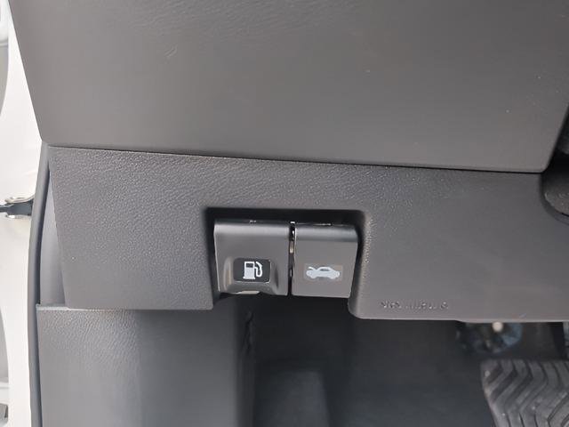 New 2025 Nissan Versa SV w/ Trunk Package image 9