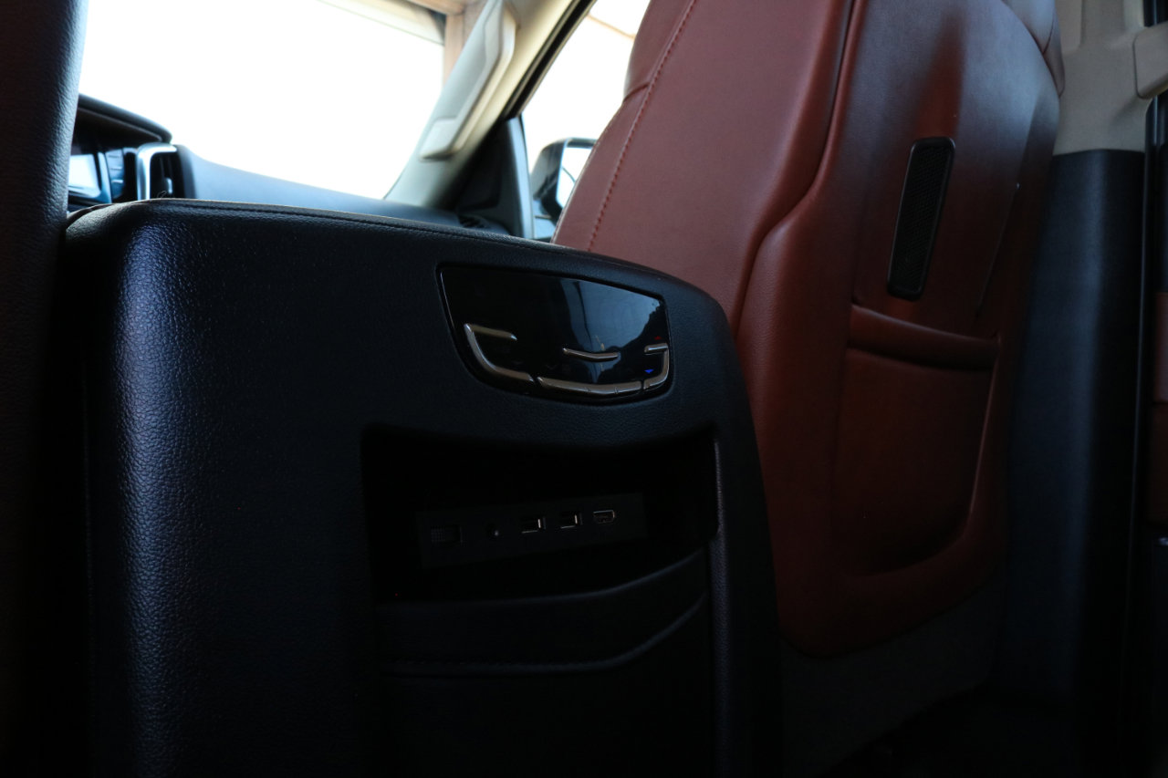 Used 2017 Cadillac Escalade Premium Luxury image 43