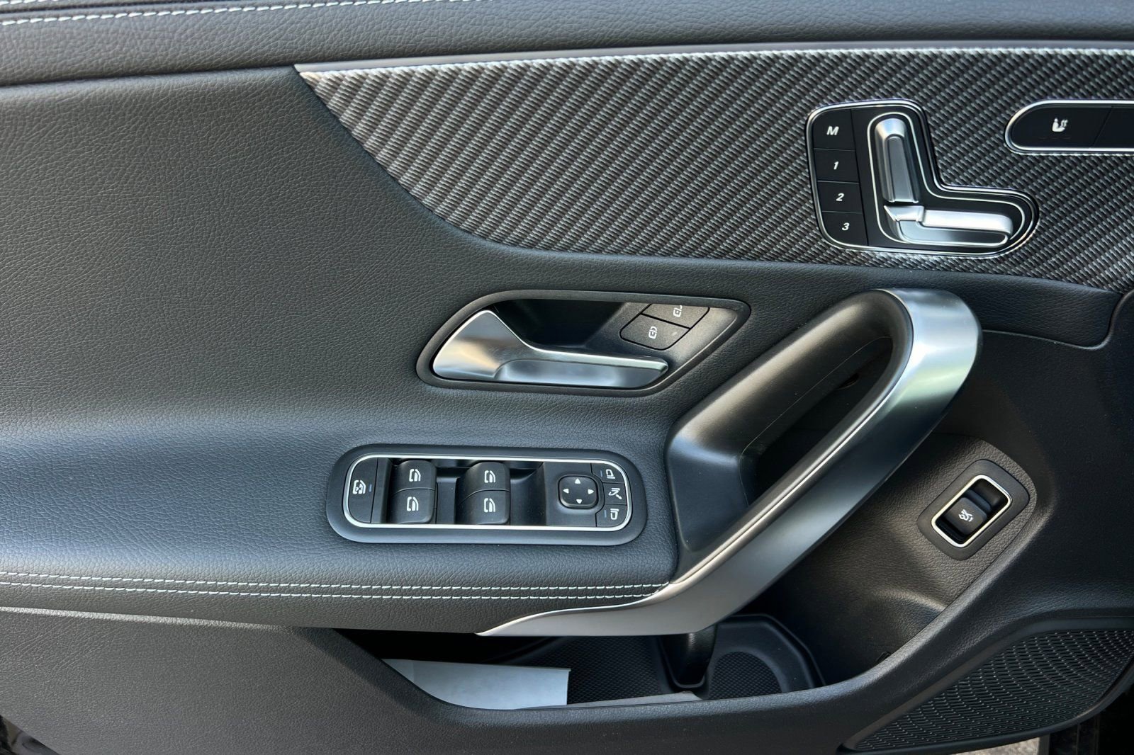 New 2025 Mercedes-Benz CLA 250 image 9