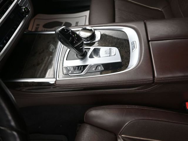 Used 2018 BMW 740i image 12