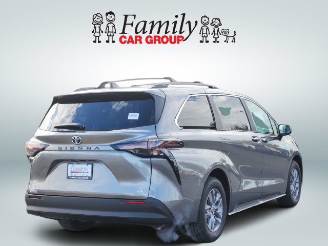 New 2026 Toyota Sienna XLE FWD image 4