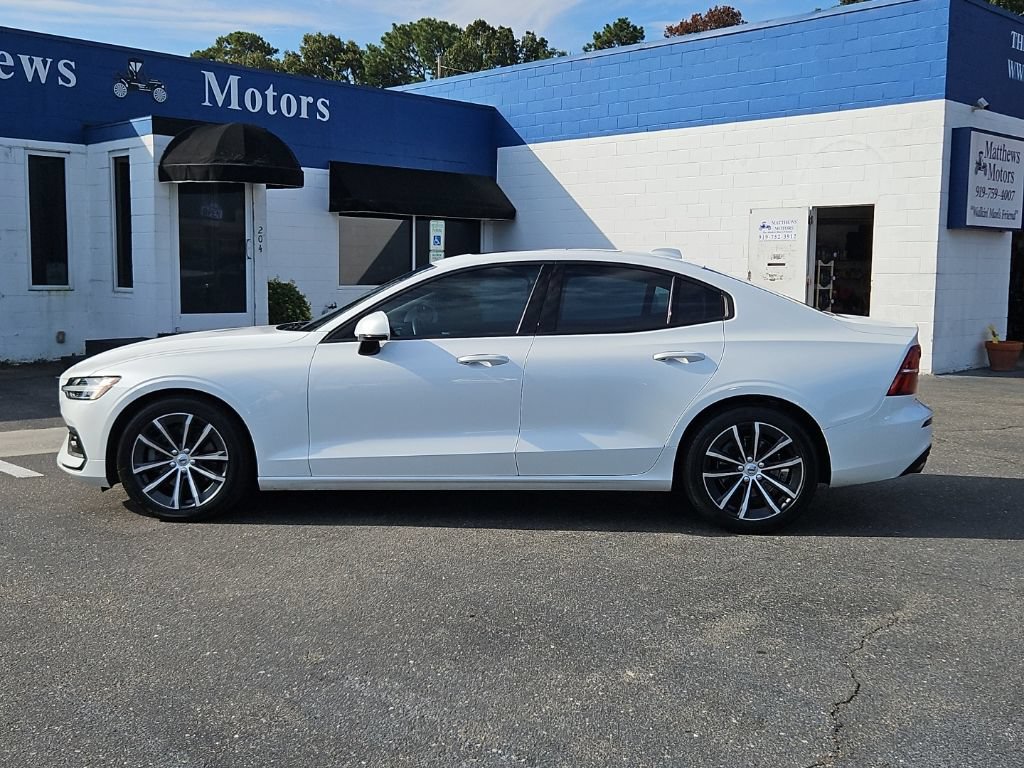 Used 2021 Volvo S60 T5 Momentum w/ Premium Package FWD image 4