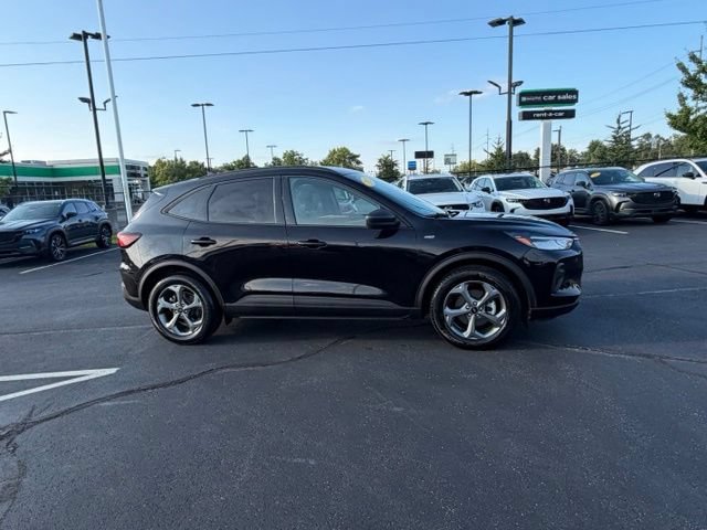 Used 2025 Ford Escape ST-Line FWD image 5
