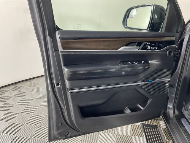 Certified 2022 Jeep Grand Wagoneer Series II w/ Convenience Group III AWD/4WD image 16