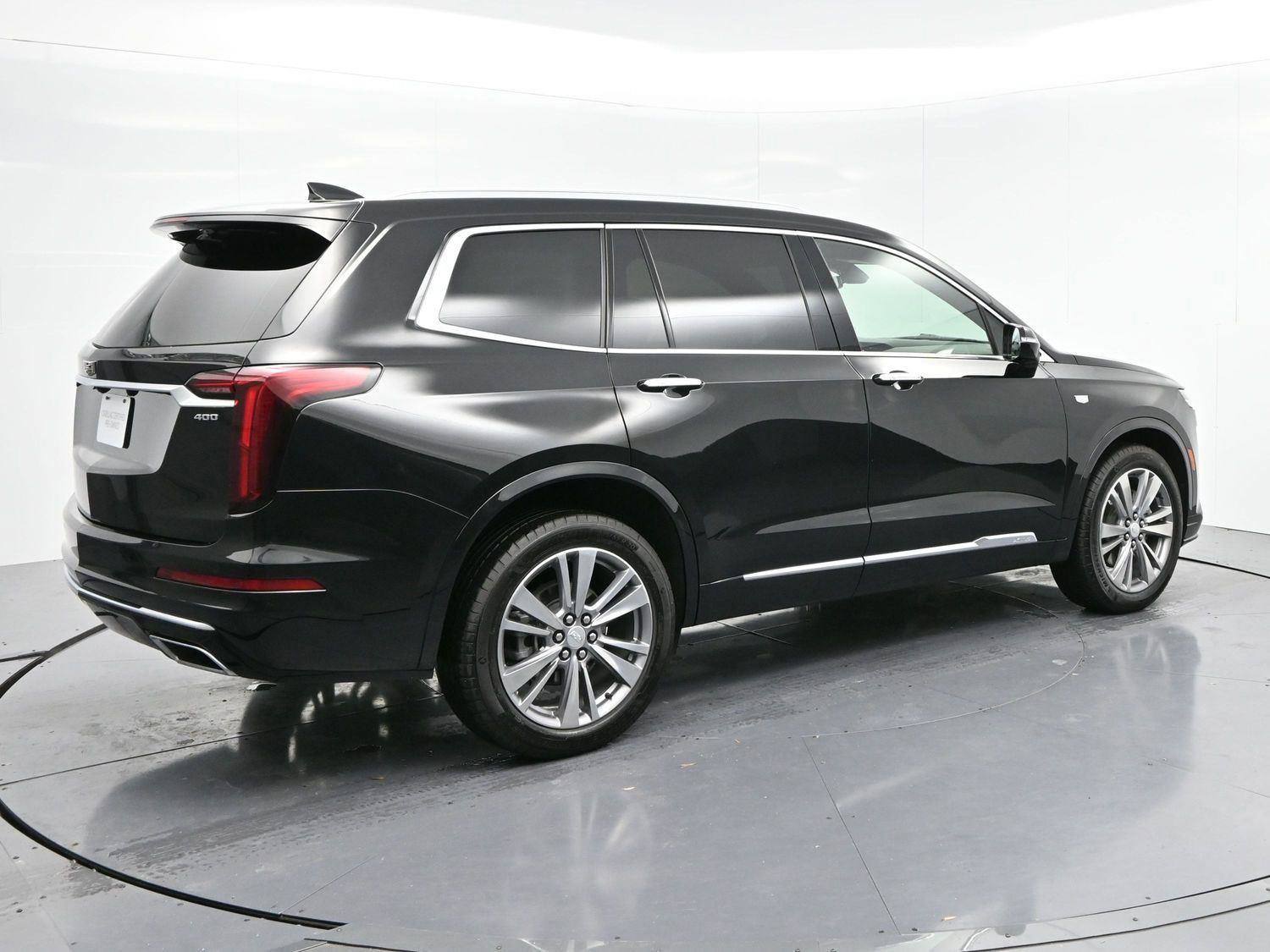 Certified 2025 Cadillac XT6 Premium Luxury image 6