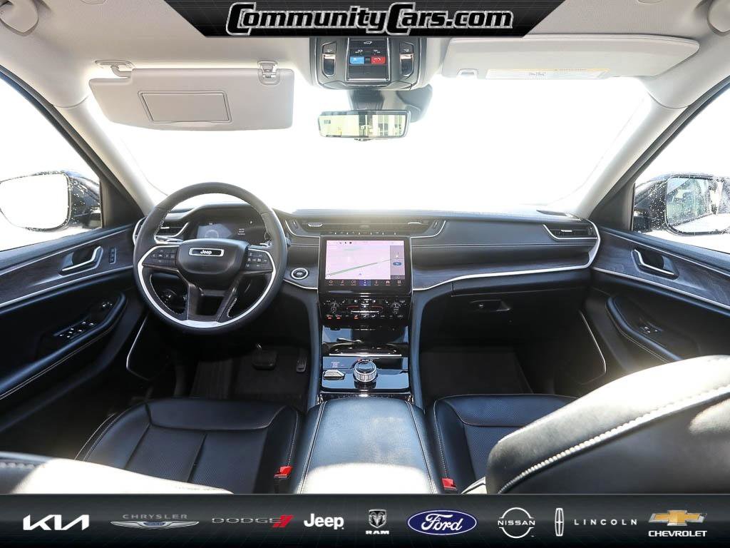 Used 2023 Jeep Grand Cherokee L Limited w/ Luxury Tech Group II image 25