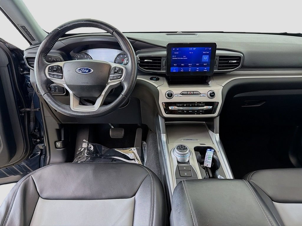 Used 2023 Ford Explorer XLT w/ Equipment Group 202A AWD/4WD image 31