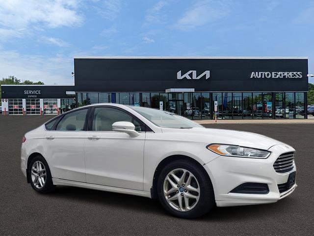Used 2013 Ford Fusion SE image 1
