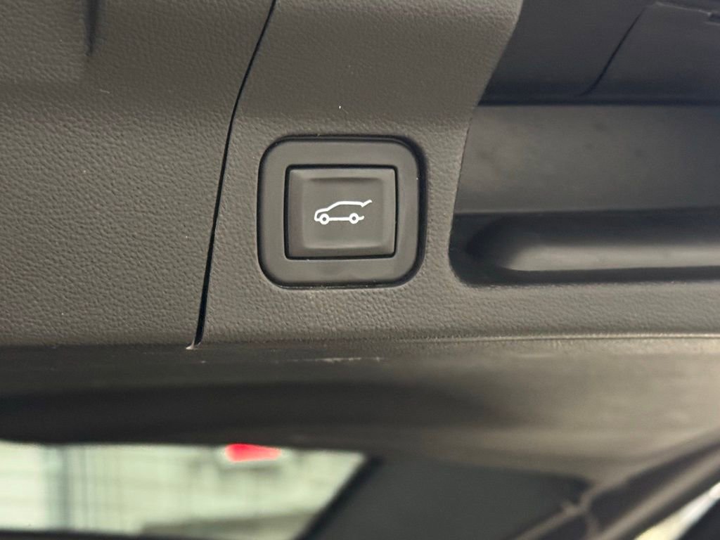 Used 2017 GMC Acadia Denali w/ Technology Package image 14