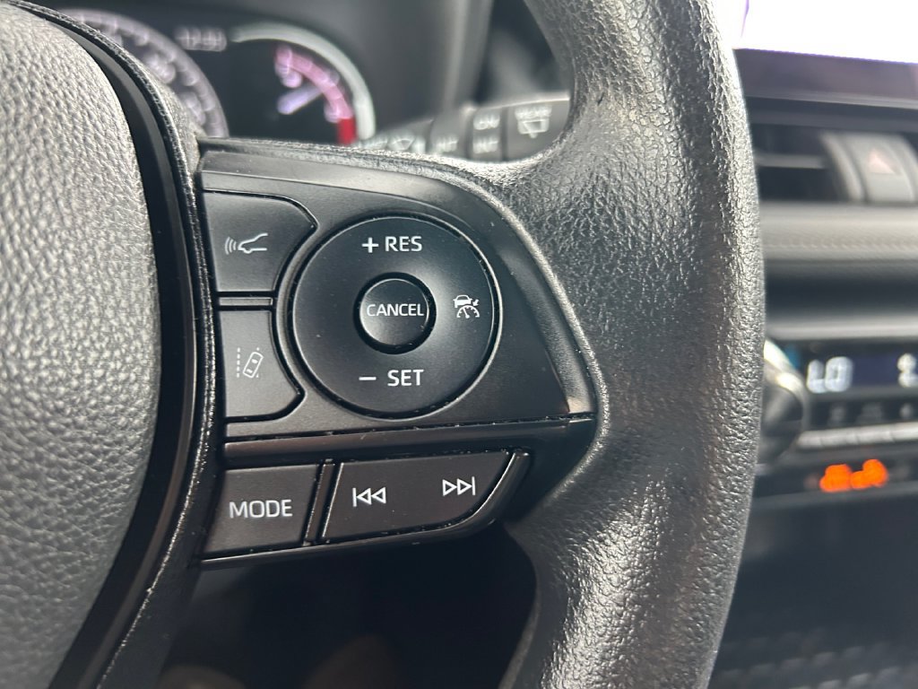 Used 2024 Toyota RAV4 XLE FWD image 19