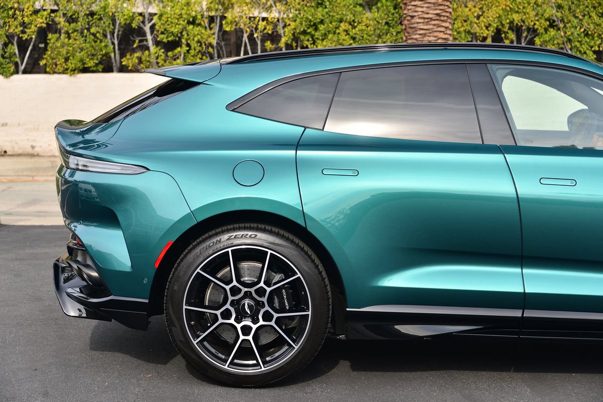 Used 2023 Aston Martin DBX 707 AWD/4WD image 14