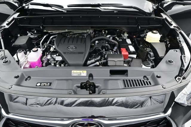 New 2026 Toyota Highlander Platinum AWD/4WD image 19