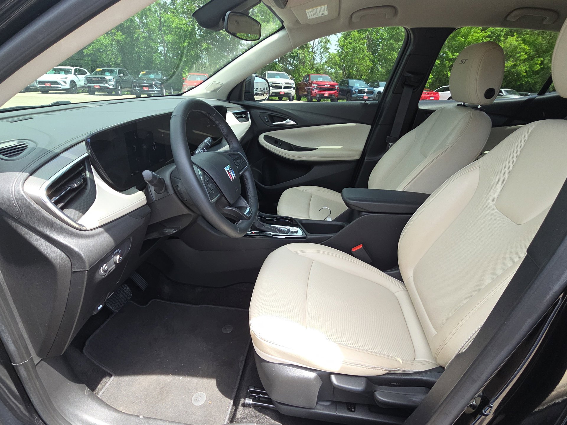 Certified 2024 Buick Encore GX Sport Touring FWD image 15