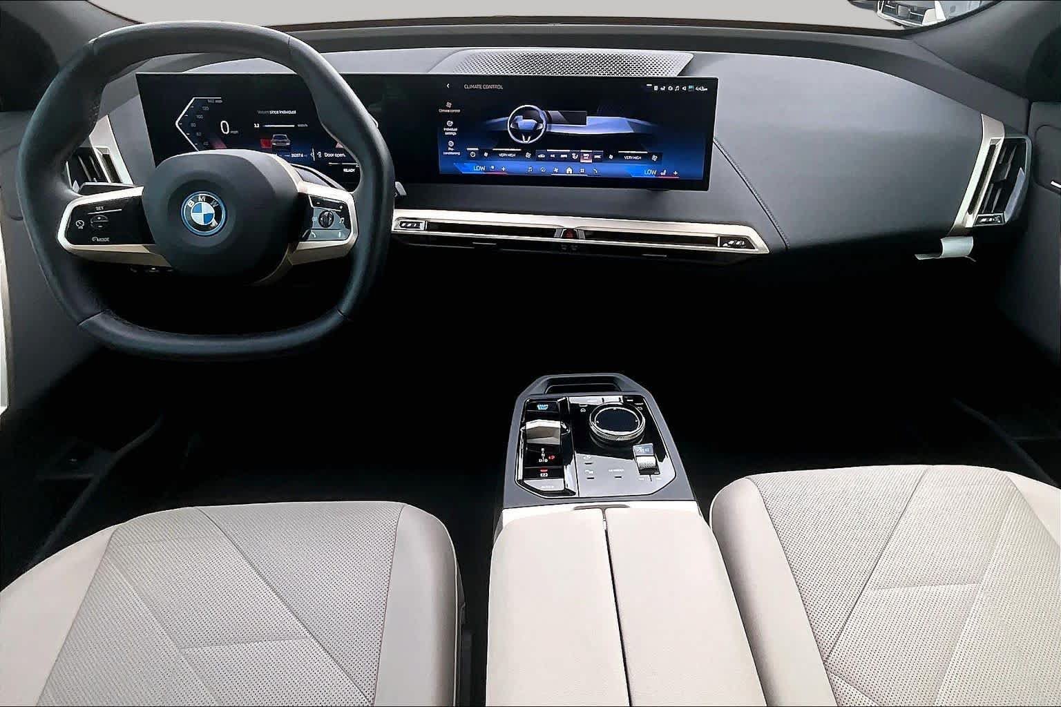 Used 2024 BMW iX xDrive50 w/ Convenience Package AWD/4WD image 15