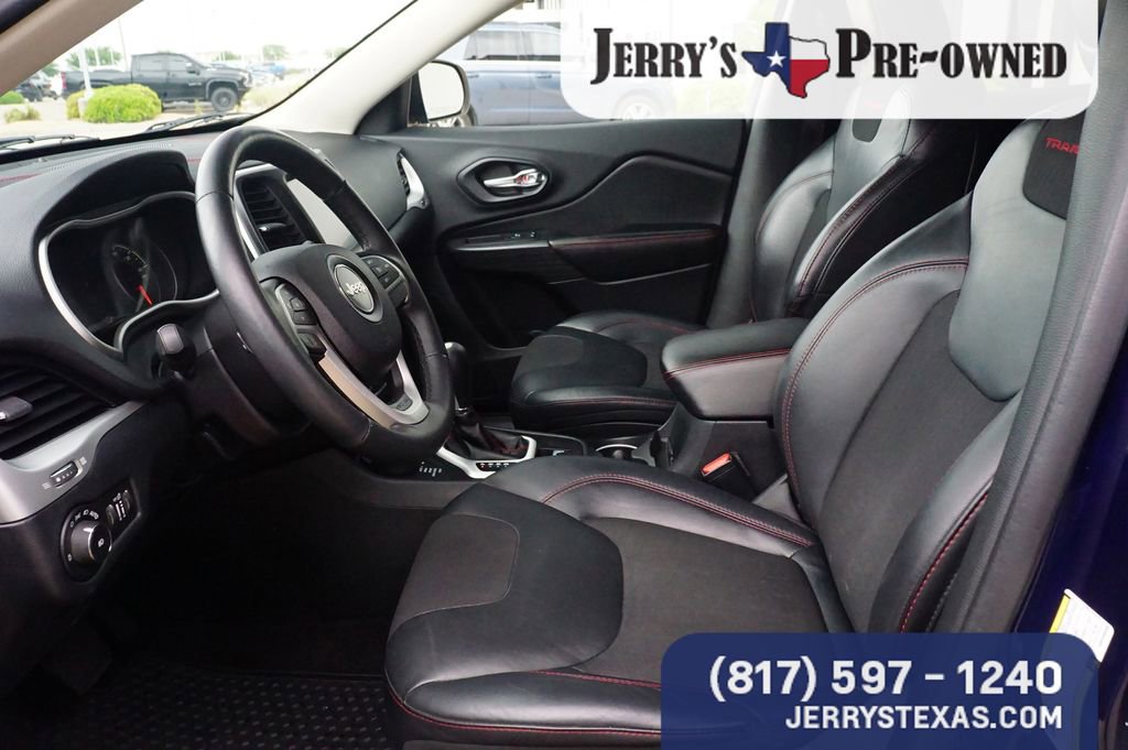Used 2016 Jeep Cherokee Trailhawk w/ Cold Weather Group image 18