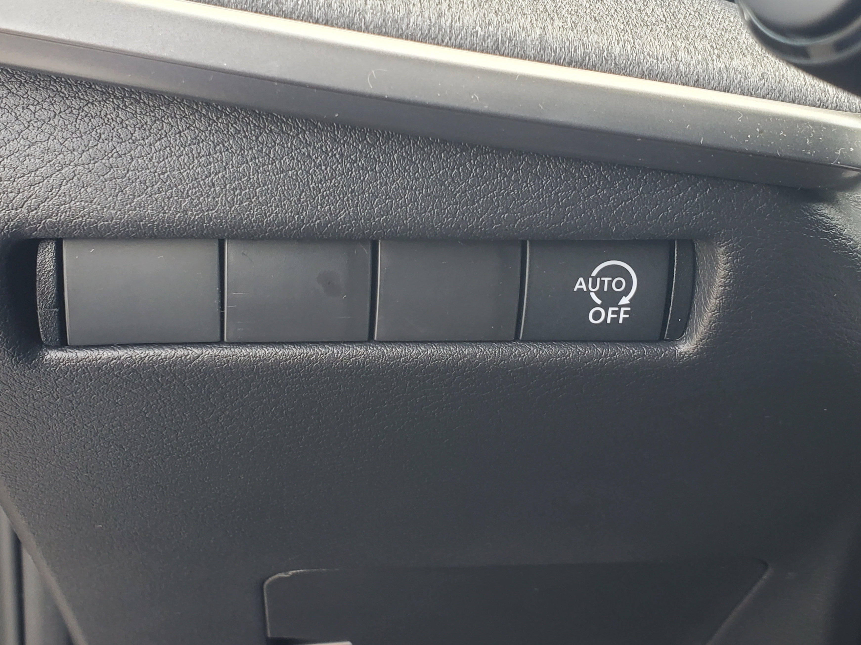 New 2027 Nissan Kicks SV FWD image 29