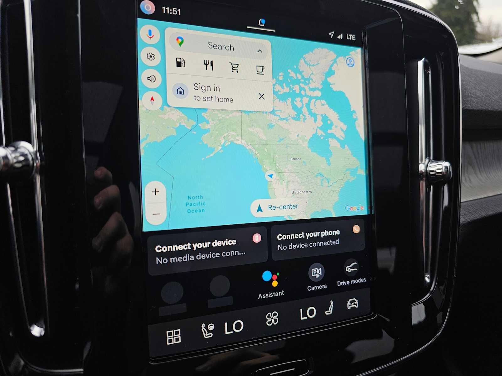 Certified 2025 Volvo XC40 B5 Core w/ Protection Package Premier image 31