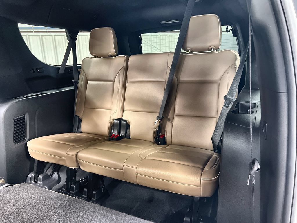 Used 2024 Chevrolet Suburban Premier RWD image 21