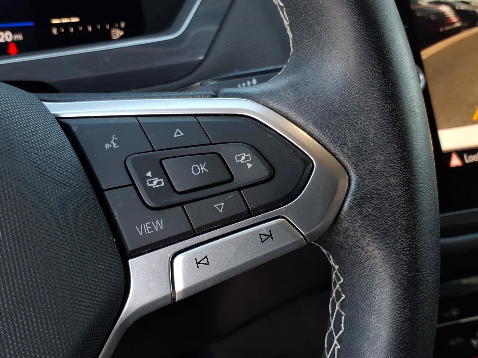 Certified 2022 Volkswagen Tiguan SE image 30