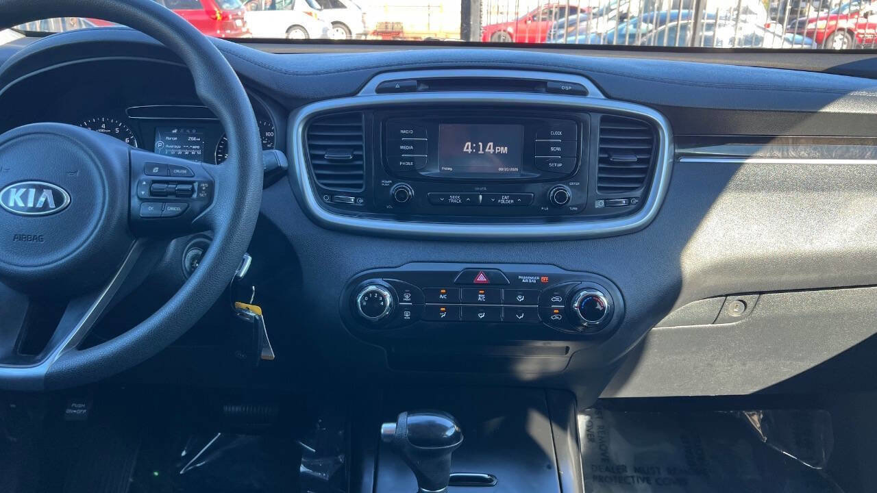 Used 2016 Kia Sorento LX 4dr SUV image 12