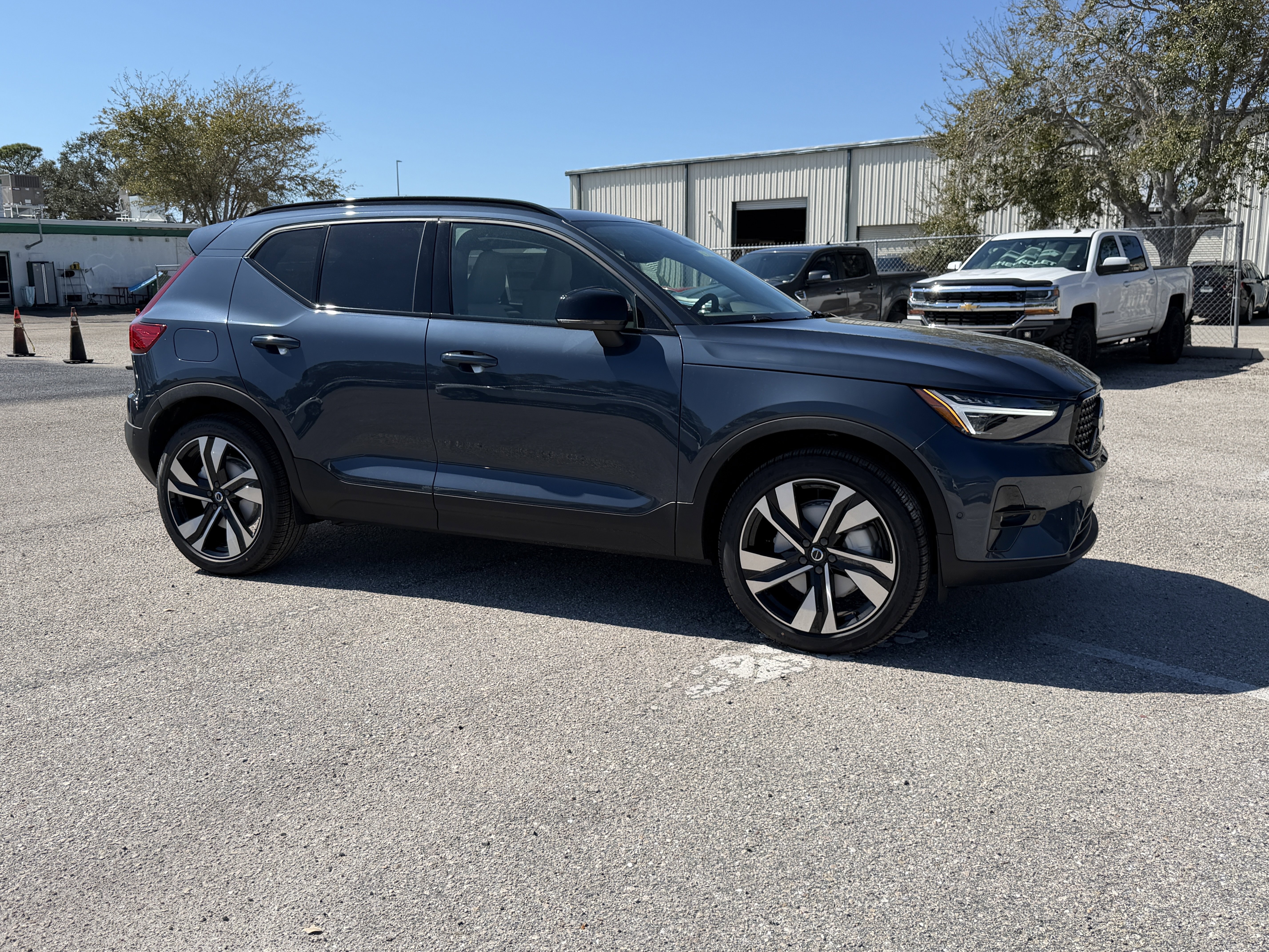 New 2026 Volvo XC40 B5 Ultra w/ Protection Package AWD/4WD image 1