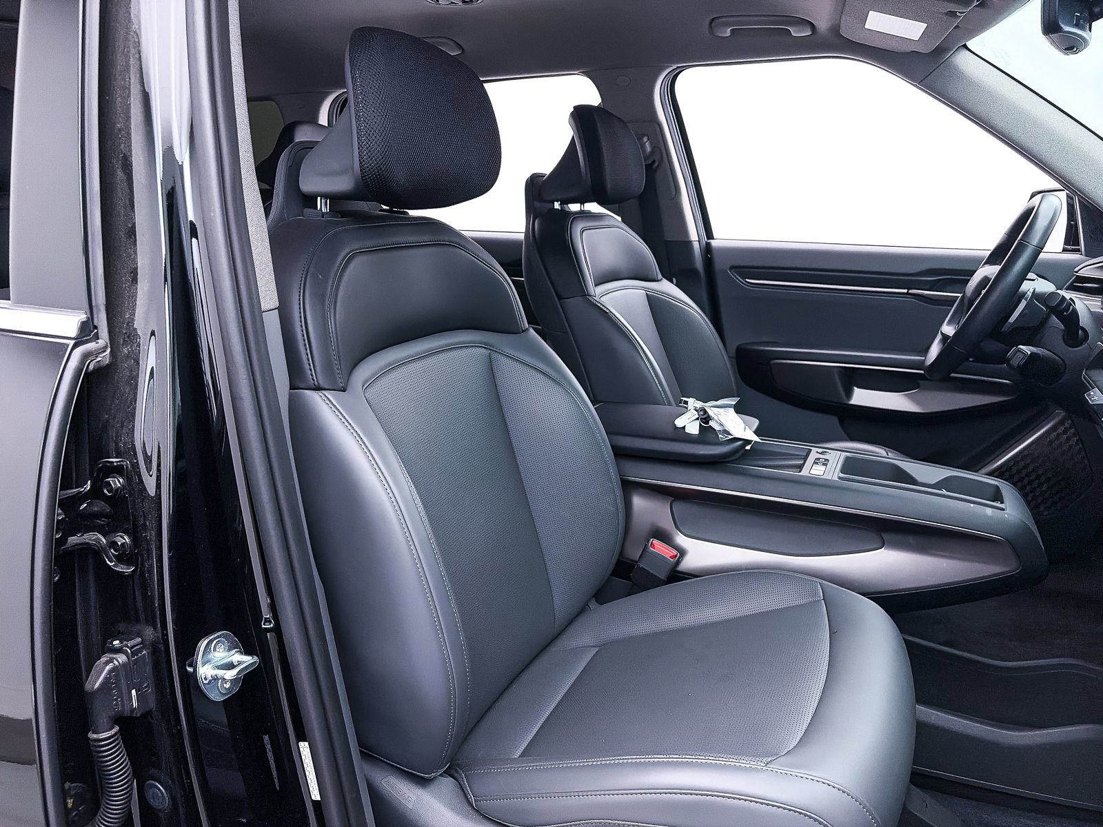 Used 2024 Kia EV9 Light Long Range RWD image 33