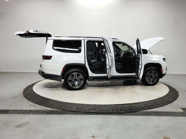 Used 2022 Jeep Wagoneer Series III image 16