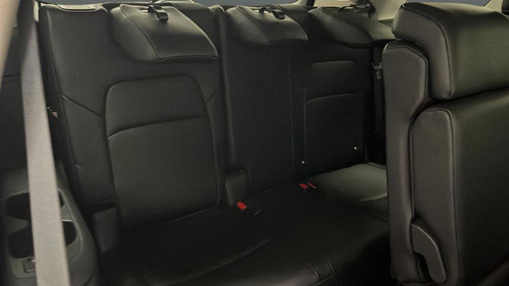 Used 2025 Nissan Pathfinder SL w/ Black Appearance Package FWD image 26