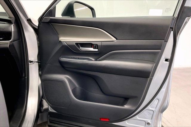 Used 2025 Toyota Grand Highlander AWD image 27