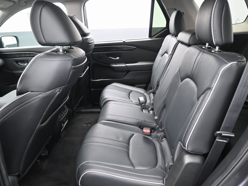 Used 2024 Honda Pilot Elite image 32