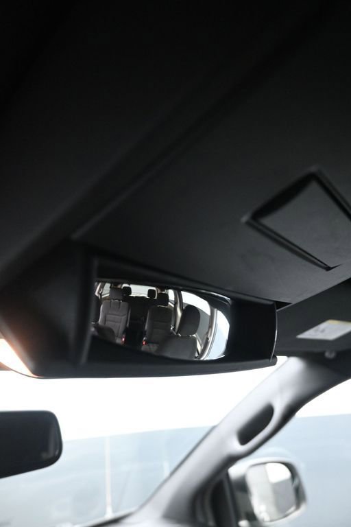 Used 2016 Dodge Grand Caravan SE image 19