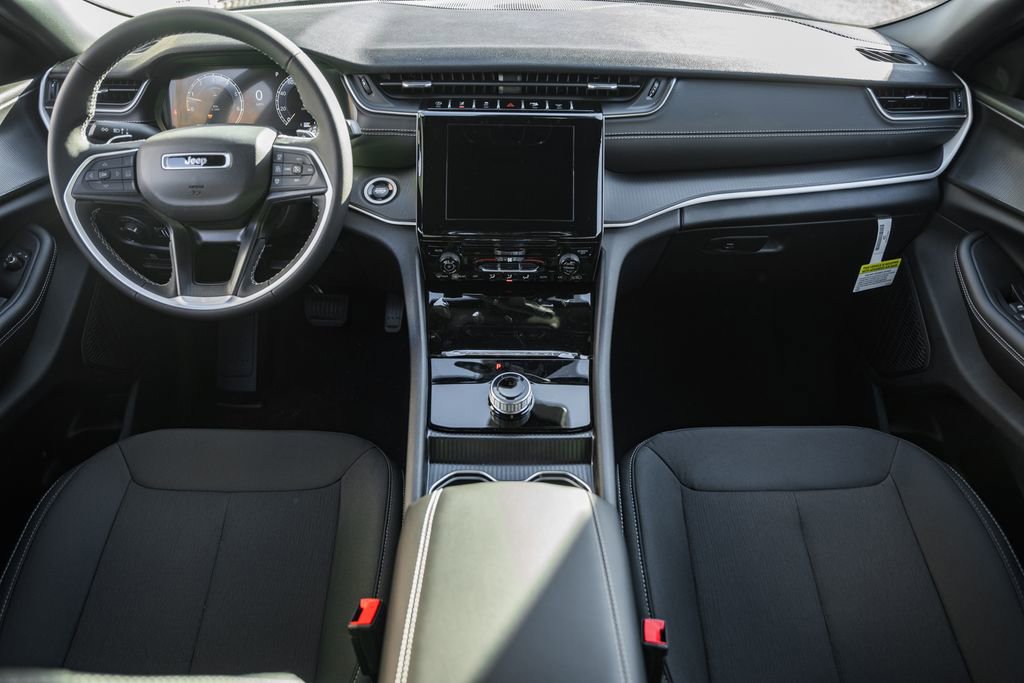 New 2025 Jeep Grand Cherokee Laredo X w/ MOPAR Finishing Package image 18