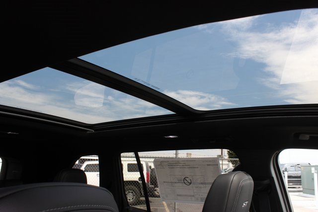 New 2026 Buick Enclave Sport Touring w/ Power Package image 5