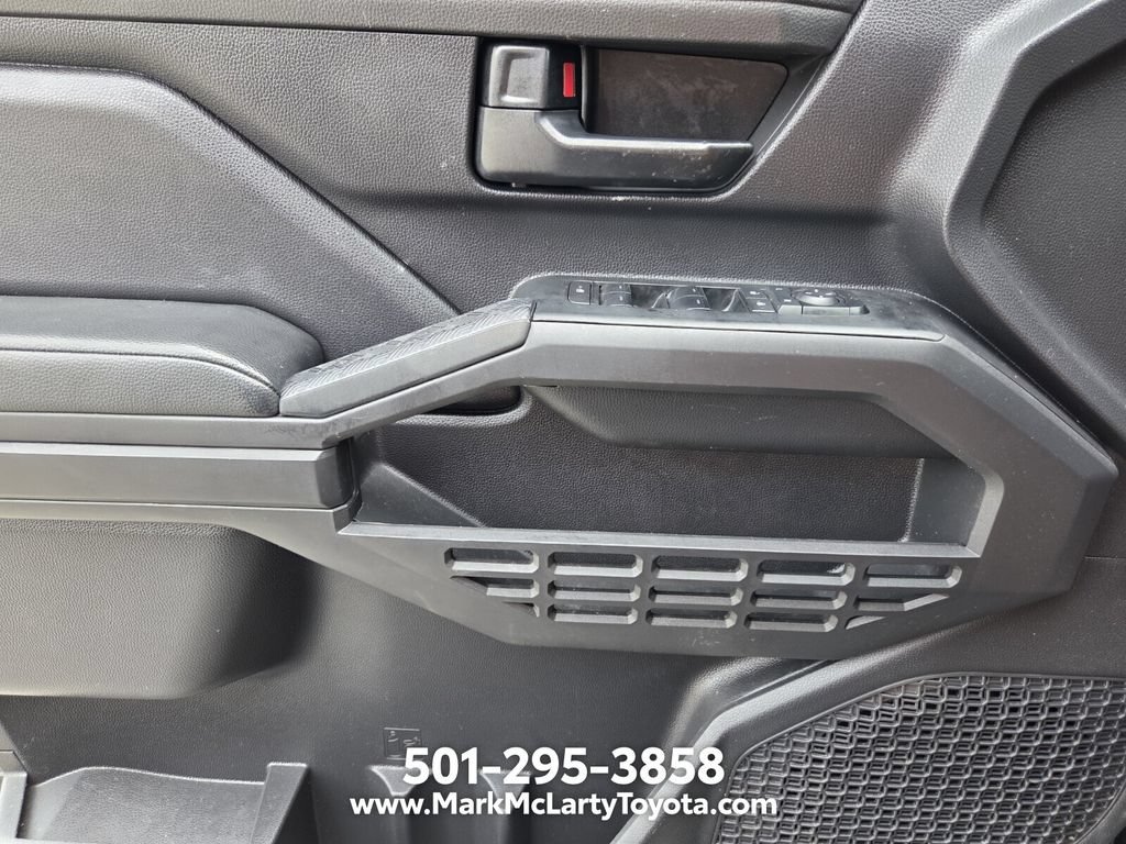 Used 2025 Toyota Tacoma SR AWD/4WD image 24