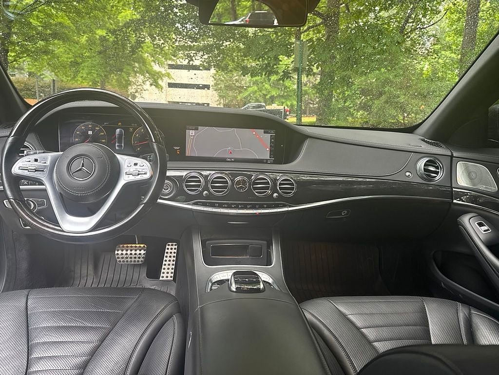 Used 2020 Mercedes-Benz S 560 Sedan w/ AMG Line Exterior image 26