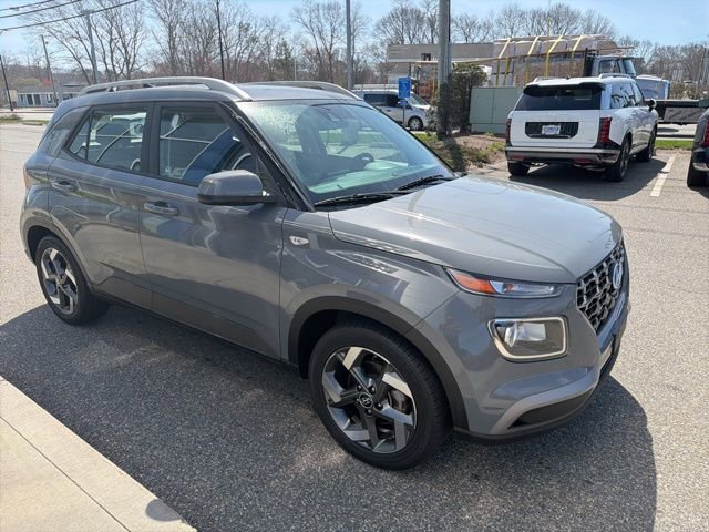 Used 2021 Hyundai Venue SEL w/ Cargo Package image 10