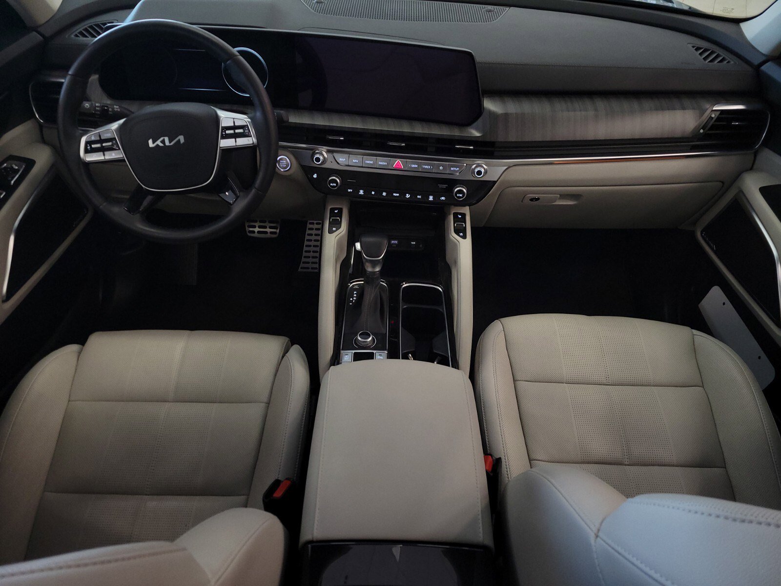 Used 2024 Kia Telluride SX w/ Towing Package image 11