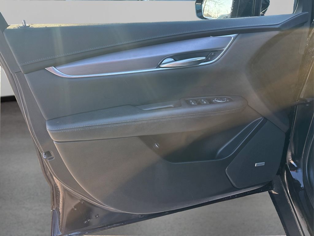 Used 2022 Cadillac XT5 Luxury w/ LPO, Floor Liner Package image 21