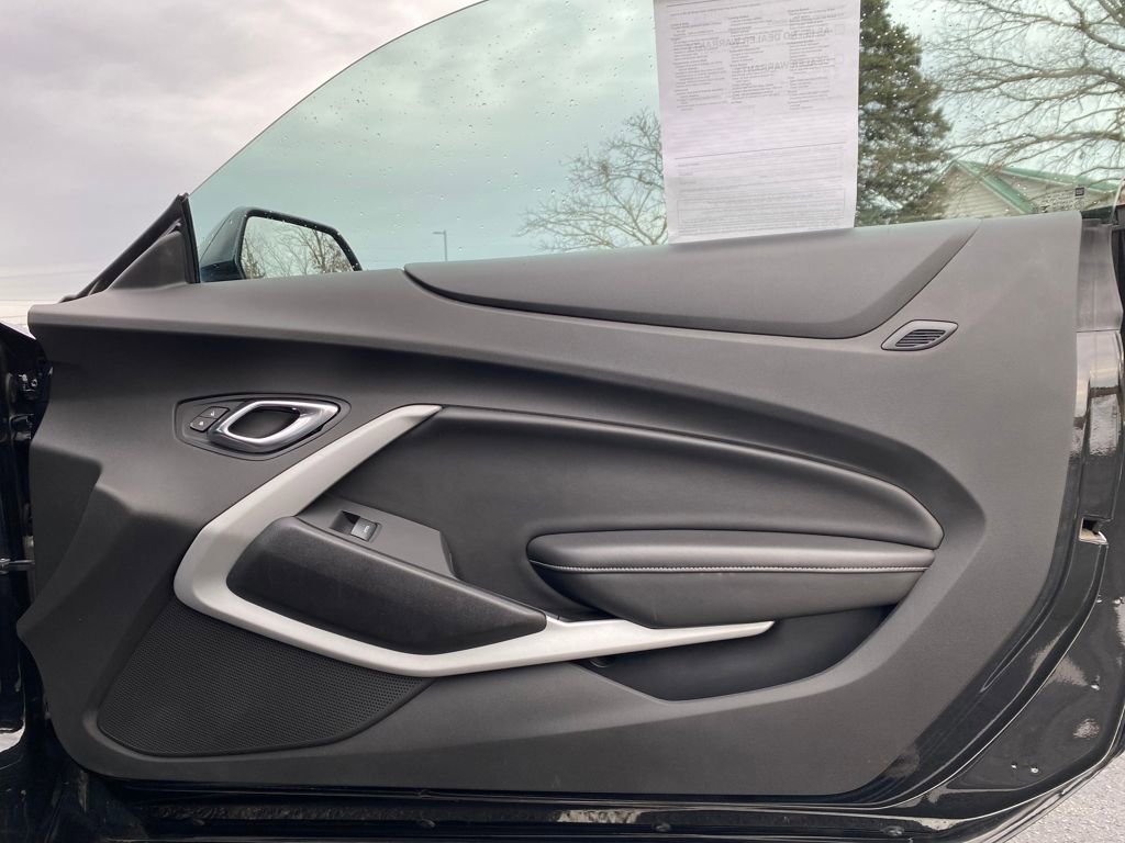 Used 2019 Chevrolet Camaro SS image 9