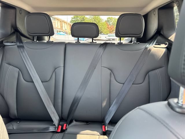 Used 2023 Jeep Renegade Limited w/ Sun/Sound Group AWD/4WD image 38