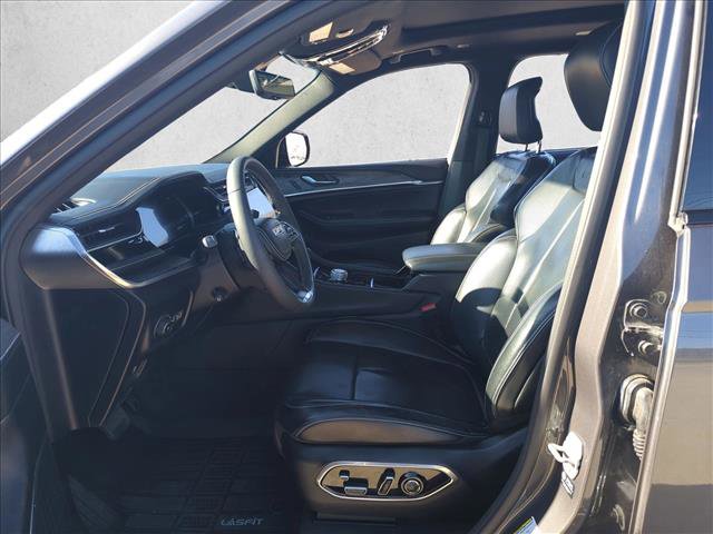 Used 2023 Jeep Grand Cherokee L Overland w/ Luxury Tech Group IV image 15