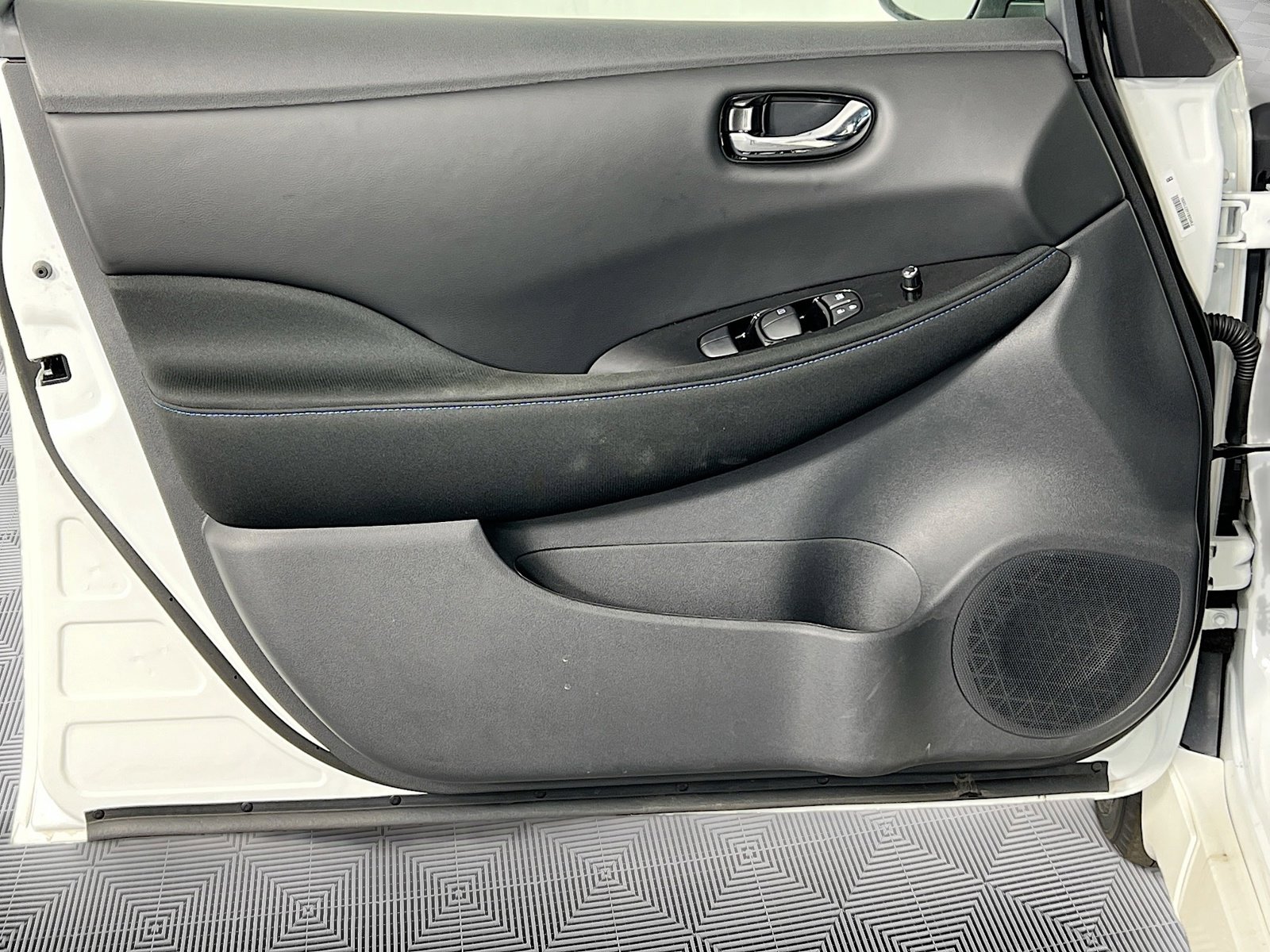 New 2025 Nissan Leaf SV Plus FWD image 20