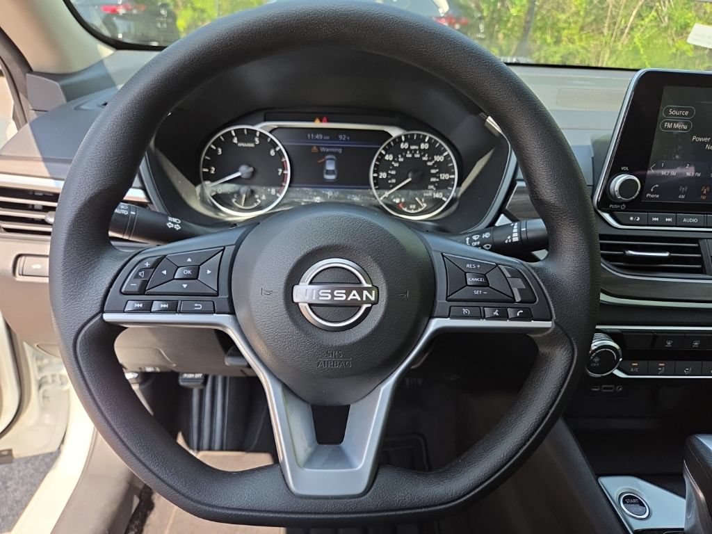 Used 2025 Nissan Altima 2.5 SV FWD image 24