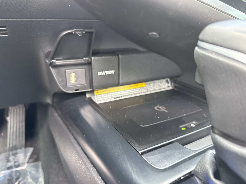 Used 2020 Toyota Camry XSE w/ Navigation Package FWD image 30