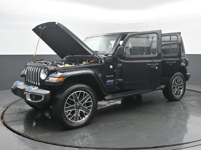 Used 2023 Jeep Wrangler Unlimited Sahara w/ Cold Weather Group AWD/4WD image 55